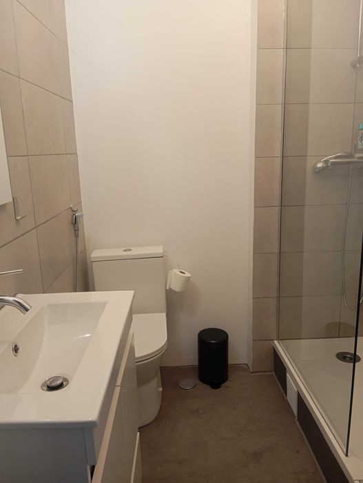 Quarto para arrendar - Lumiar- Santa Clara