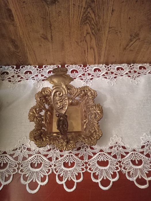 Продам конфетницу материал бронза