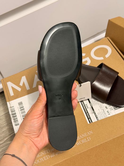 Коричневі тапки mango 40