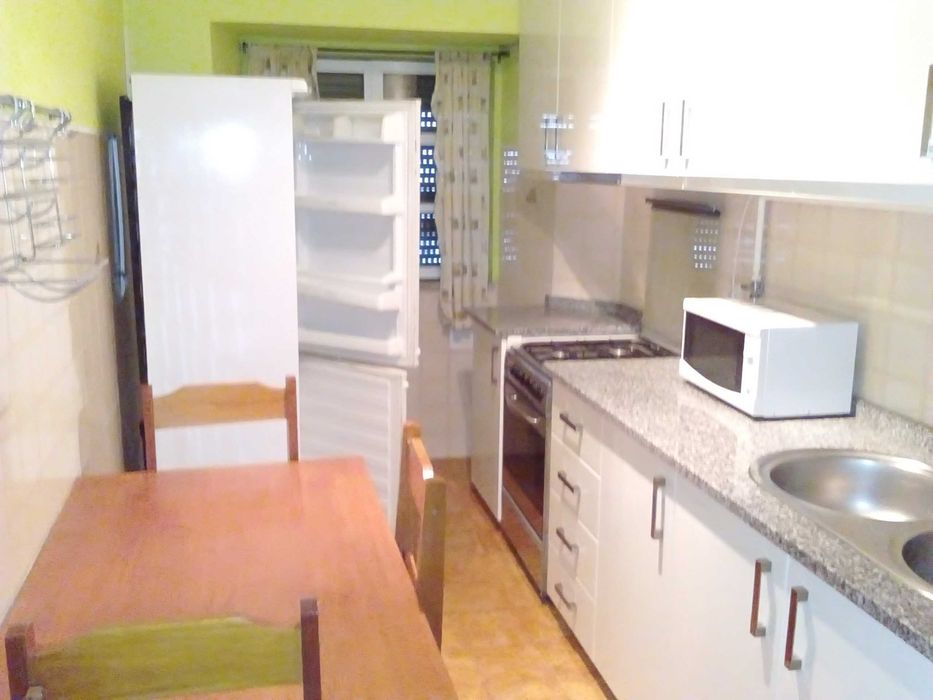 Apartamento T2 Arrenda se Seia, Guarda