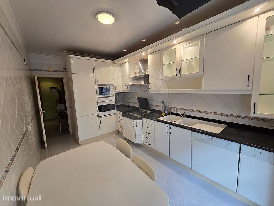 Apartamento T2 para venda — Queluz E Belas, Lisboa