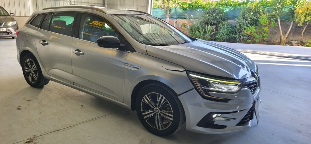 Renault Megane IV salvado