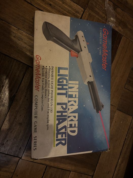 Pistola de consola retro