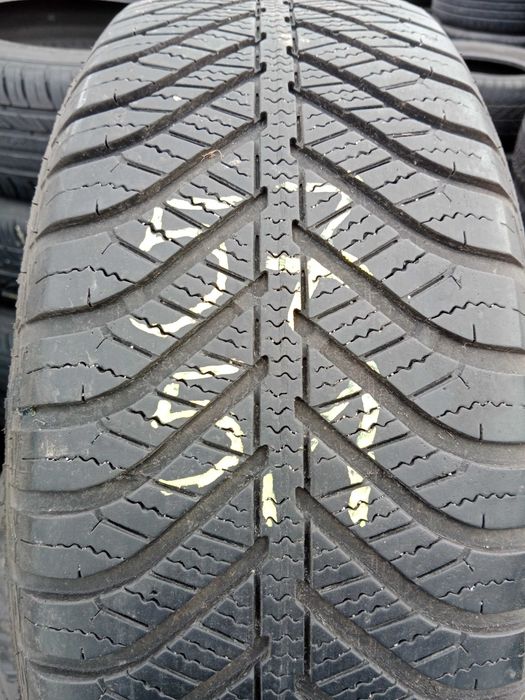 Opona używana 195/60R15 Goodyear Vector 4Seasons 1szt.