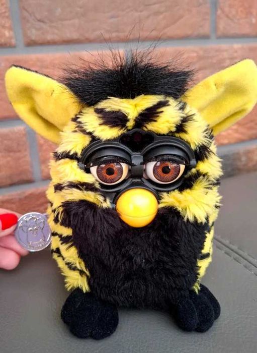 Oryginalny Furby interaktywna zabytkowa zabawka 1998 rok żółto czarny