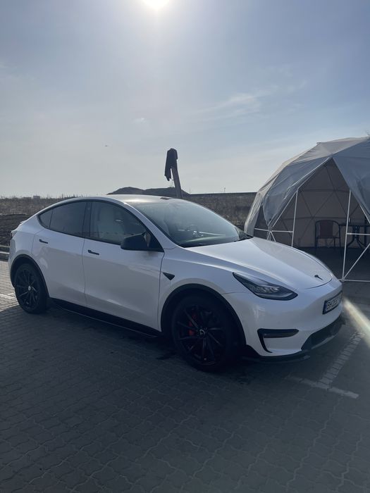 Tesla Model Y 2021