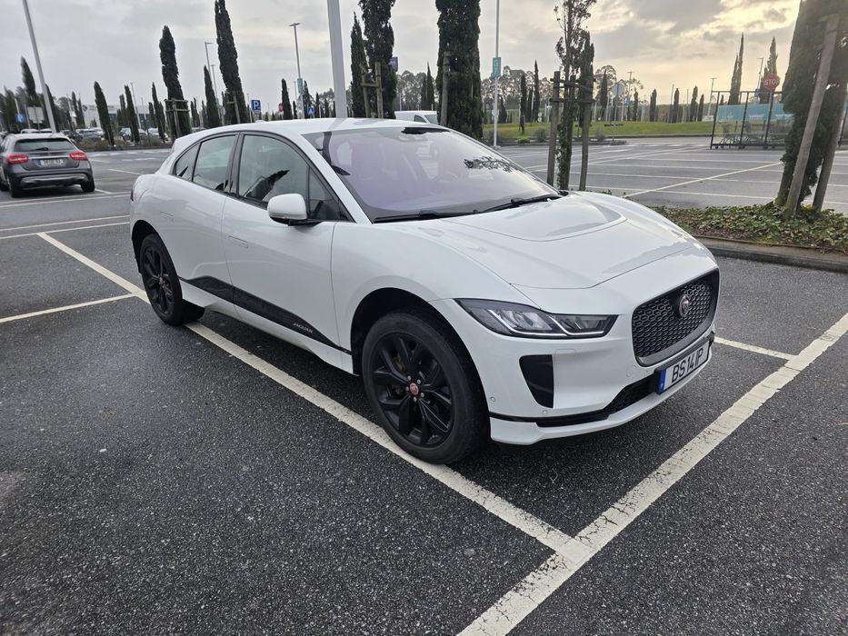 Jaguar I pace  400