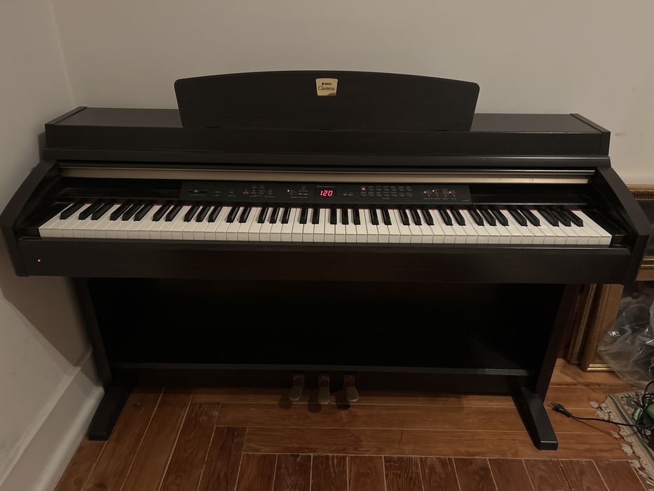 Piano digital Yamaha Clavinova CLP230