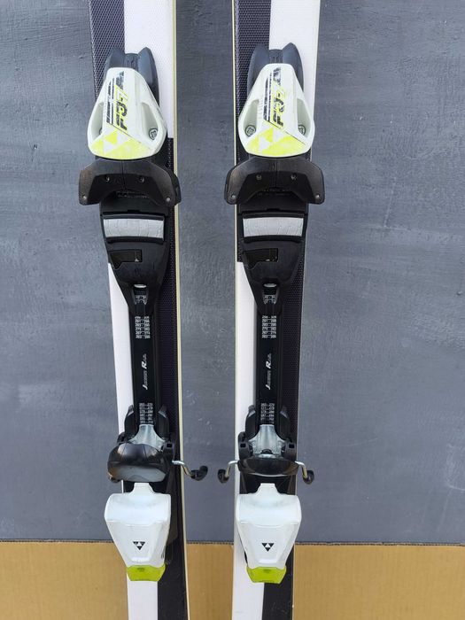 narty FISCHER RC4 Superior JR 160 cm + wiązania FJ7