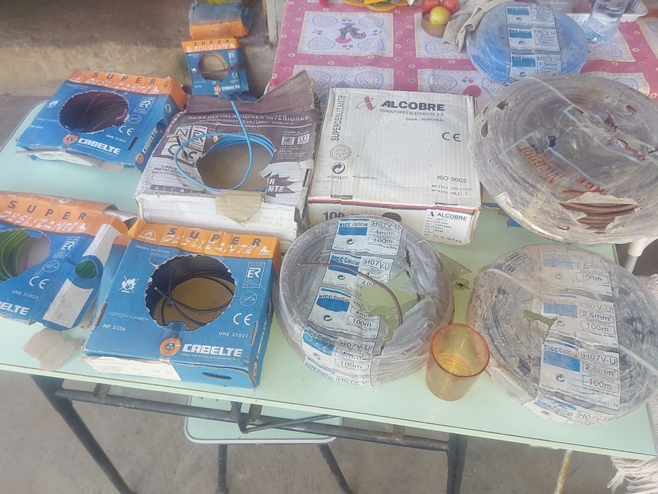 15€cada rolo de cabo 25 eléctricos novos