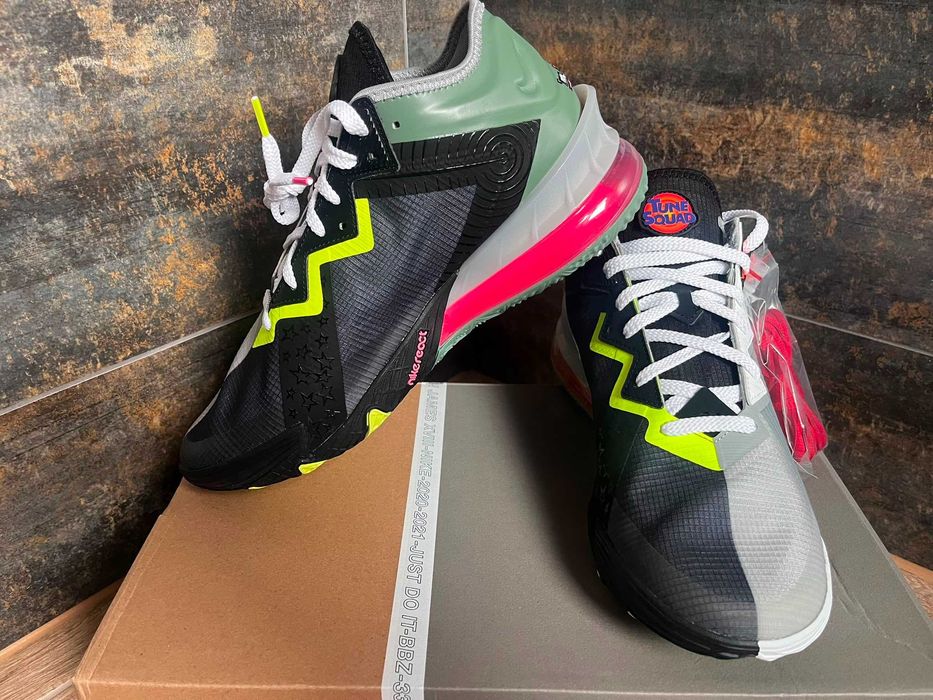 Nike LeBron 18 Low Space Jam Wile E Road Runner R. 44 NOWE 100% ORYGINAŁ