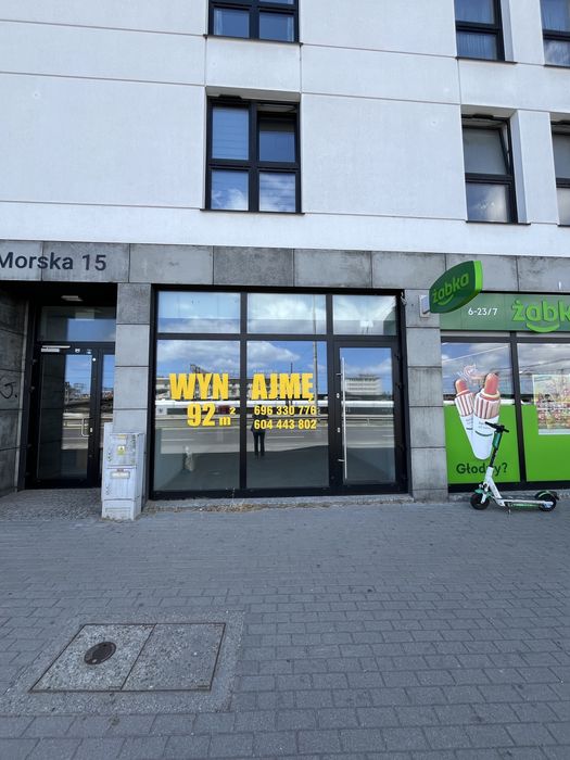 Przestrzenny lokal 92 m2 handlowo-usługowy w Gdyni przy ul. Morskiej