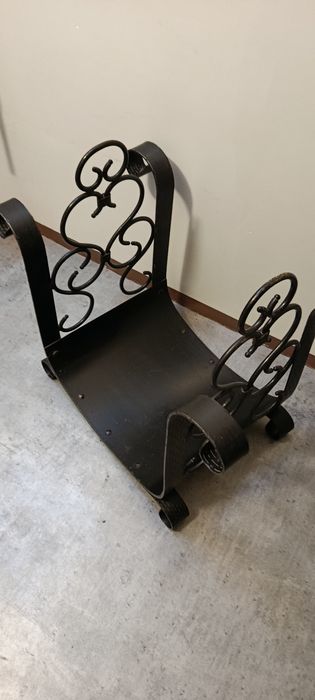 Stojak na drewno kominkowe