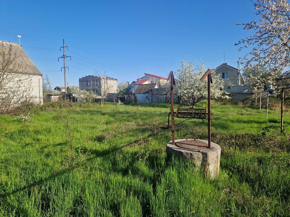 Участок 6 соток Великодолинское (света, вода, газ есть)