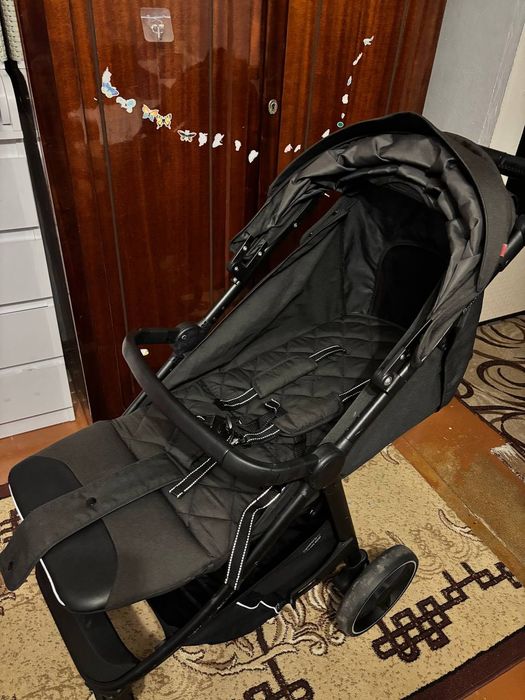 Прогулянкова коляска Carrello Bravo
