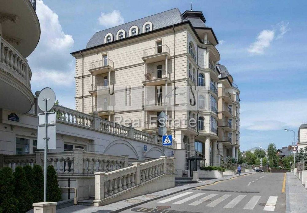 Продаж 9к квартири 500м2 паркомісце Новоселицька 10 Renaissance Residence Печерський Ботсад