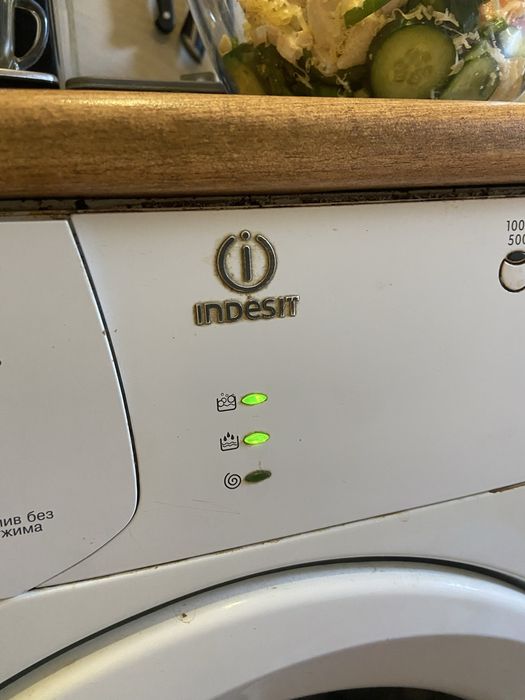 Стиральная  машина Indesit Win 100