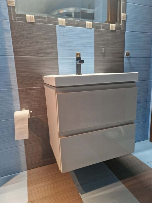 Szafka łazienkowa z umywalką Cersanit