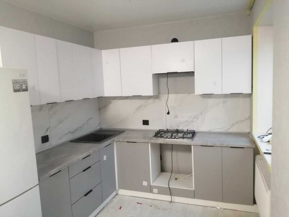 Кухня Лиана 2,6 метра Альфа с фасадами лдсп и ручкой Gola. В НАЛИЧИИ