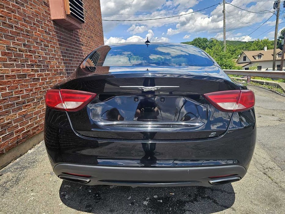 Chrysler 200 S      2015