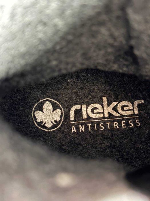 Buty botki trzewiki wysokie błyszczące nieocieplane Rieker r 39 eu
