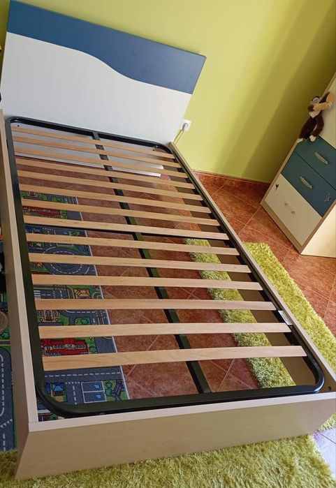 Vendo cama de solteiro de menino