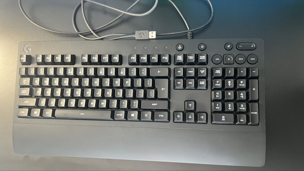 Klawiatura Logitech G213 w idealnym stanie