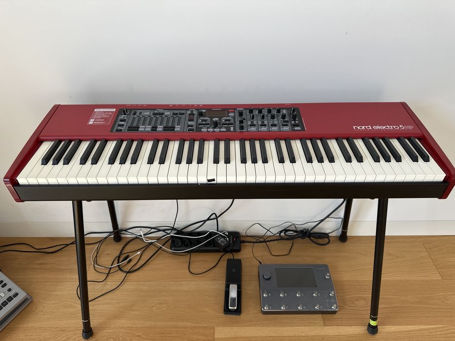 Nord Electro 5HP piano + bag, stand, pedal