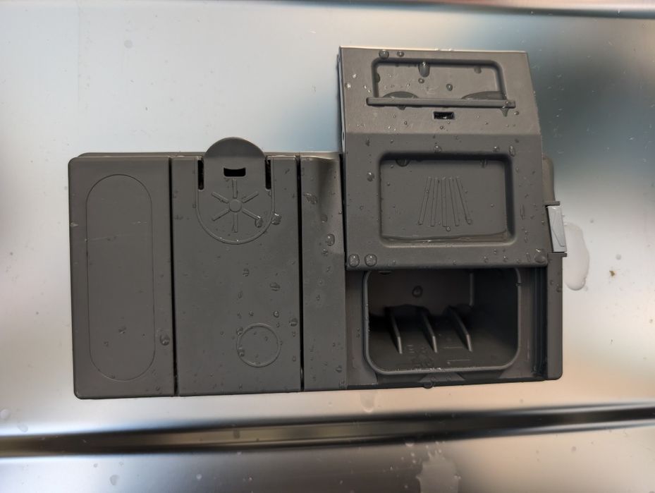 Zmywarka wolnostojąca WHIRLPOOL WFO 3T142 X 14kpl 60cm