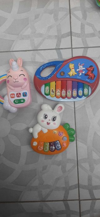 Продам  розвиваючі іграшки для малечі