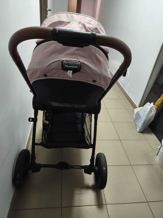 Продам универсальную коляску kindercraft 2 в 1