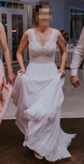 Suknia ślubna, odpinane rękawy, muślinowy dół