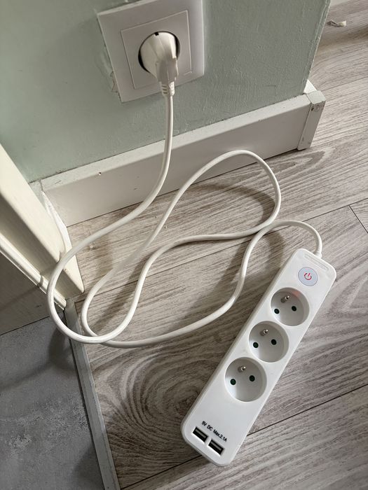 Przedłużacz 3 gniazda 2x USB-A 1,5m