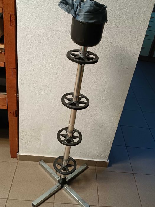 Stojak na koła z pokrowcem