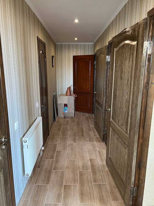 Продам 2-кімнатну квартиру  з ремонтом