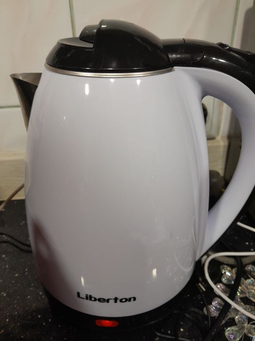 Електрочайник  новий.