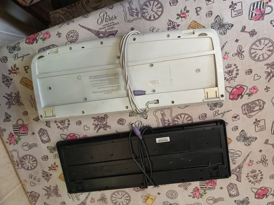 Продам лот 3 робочі  клавіатури та 2 миші