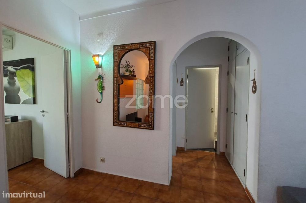 Apartamento T0+1 - Em condomínio com piscina.