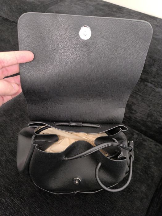 Mochila NOVA em Pele da ZARA