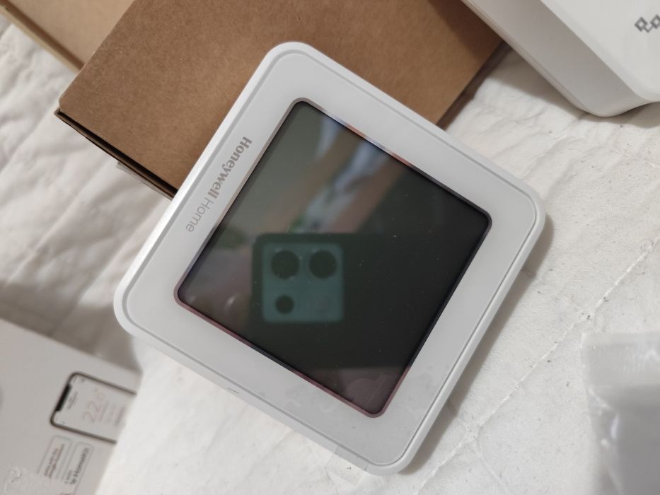 Nowa cena ! Nowy Inteligentny Termostat Honeywell Home T6W Wi-Fi Smart