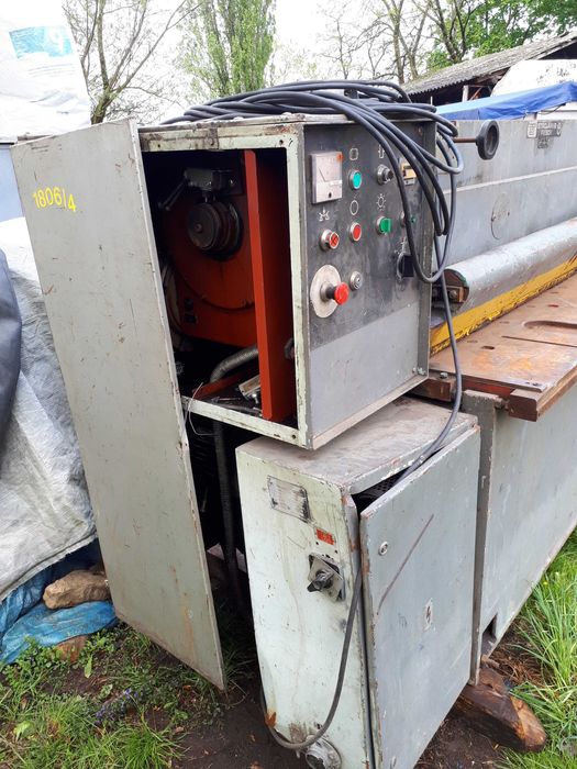 Nożyce gilotynowe Piesok NTC 200/4