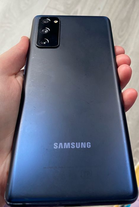 Samsung Galaxy S20 FE 128 ГБ / 8 ГБ