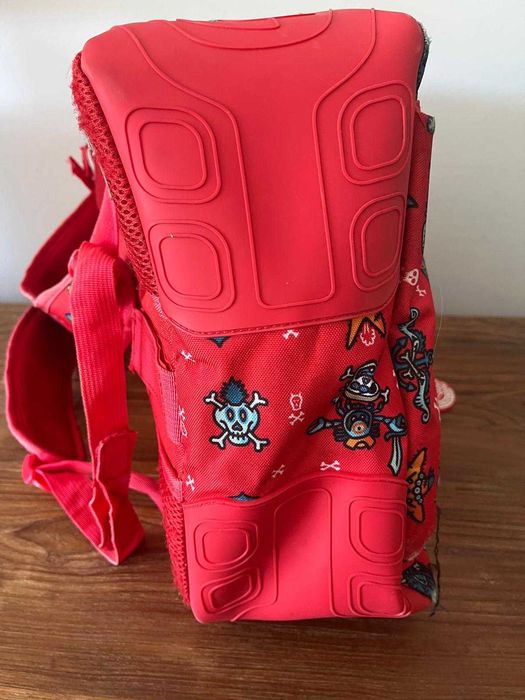 Mochila escolar muito boa, da Grafoplás