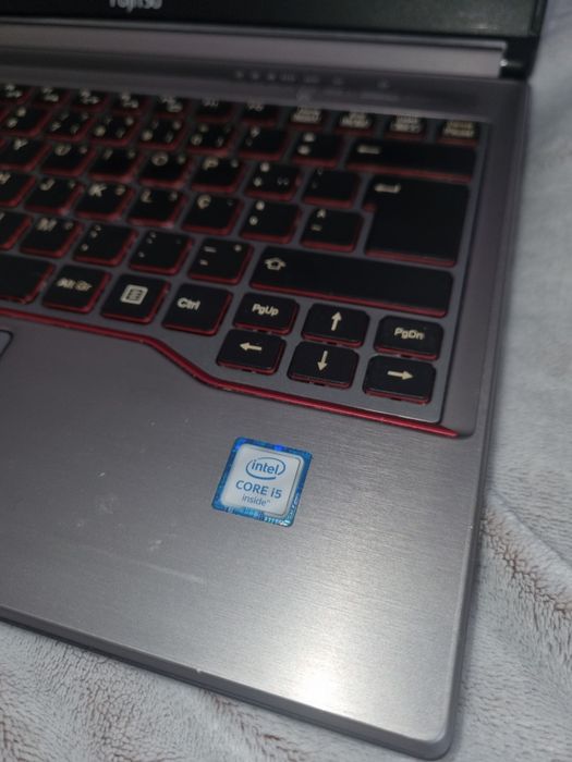 Fujitsu Lifebook E736 i5 de 6th geração