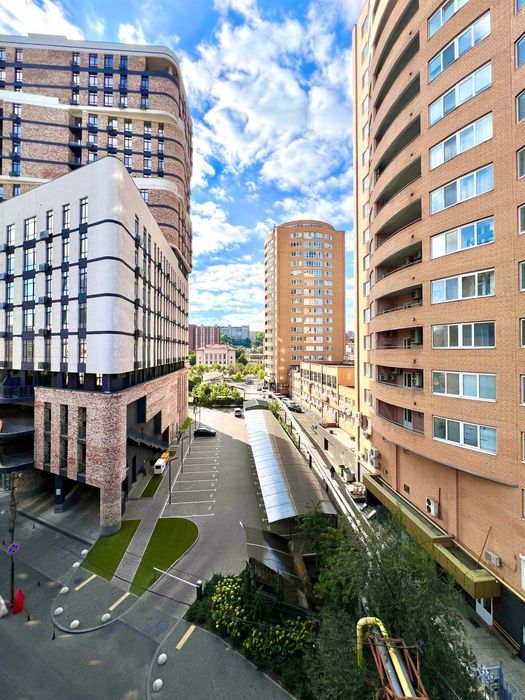 Продаж комерційного приміщення  315 м кв, Ламана, центр міста, з ремон