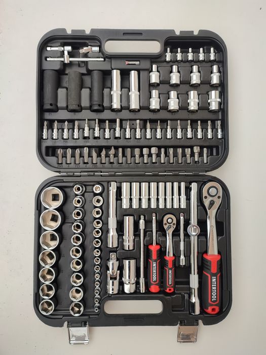 Набор инструментов 1/2 & 1/4  111 ед .  Cr-V STORM INTERTOOL ET 8111