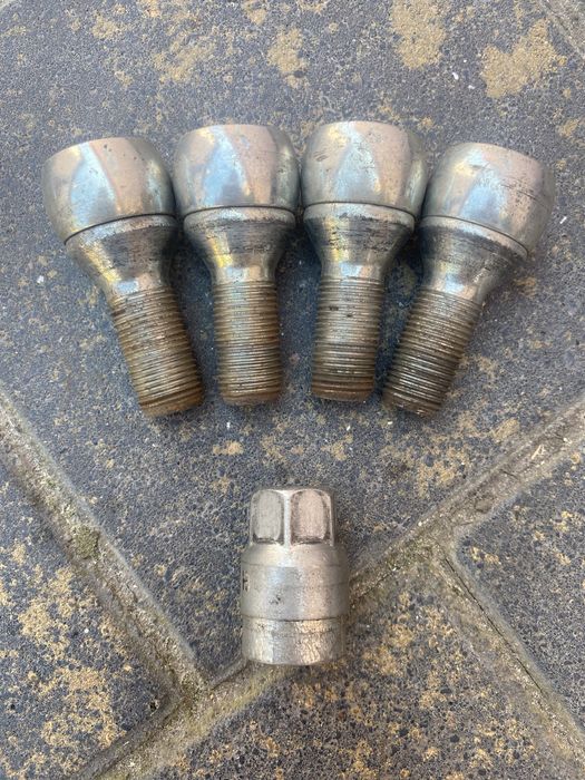 Сккретки з BMW F 30