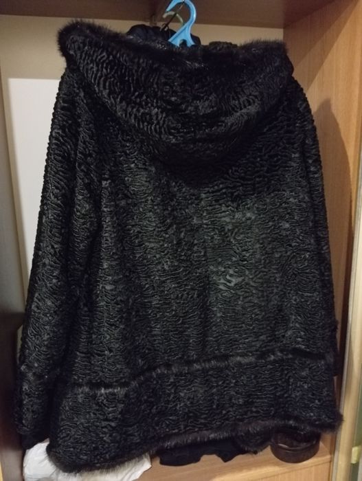 Пальто  женское каракуль