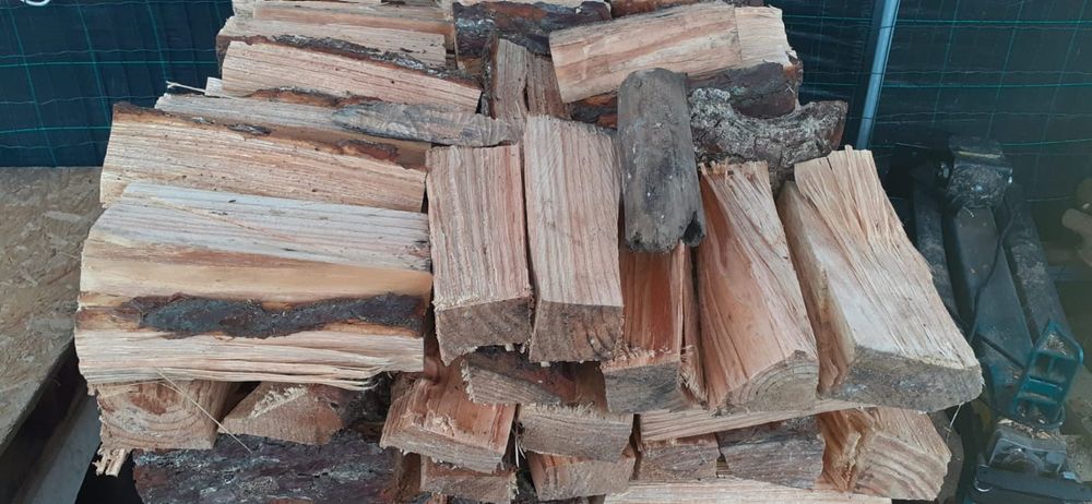 Lenha de pinho para fogão e lareira