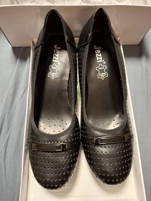 Buty Czółenka rozmiar 40 czarne NOWE.